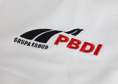 haft komputerowy koszulka polo z logo pbdi, haftowria haft komputerowy poznan, warszawa, torun, wroclaw, katowice,